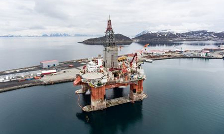 Activists abandon occupation of drilling rig in Arctic