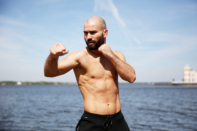 Lobov in bare-knuckle debut  as combat sports go mainstream