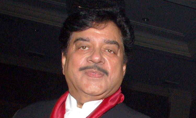 Actor-turned-politician Shatrughan Sinha ends suspense, joins Congress