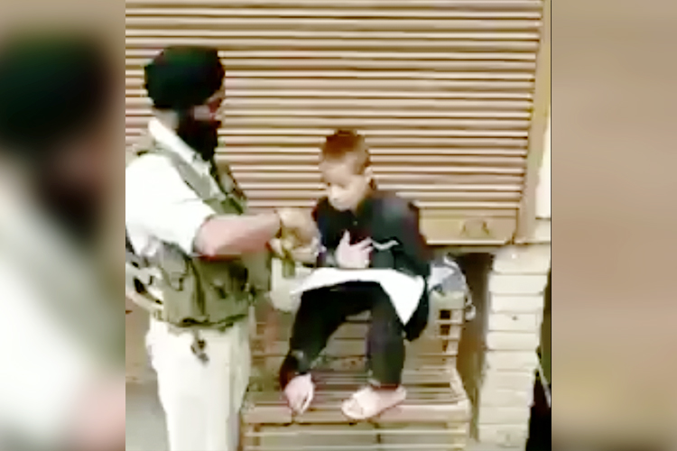 Video of CRPF trooper feeding child in Srinagar goes viral