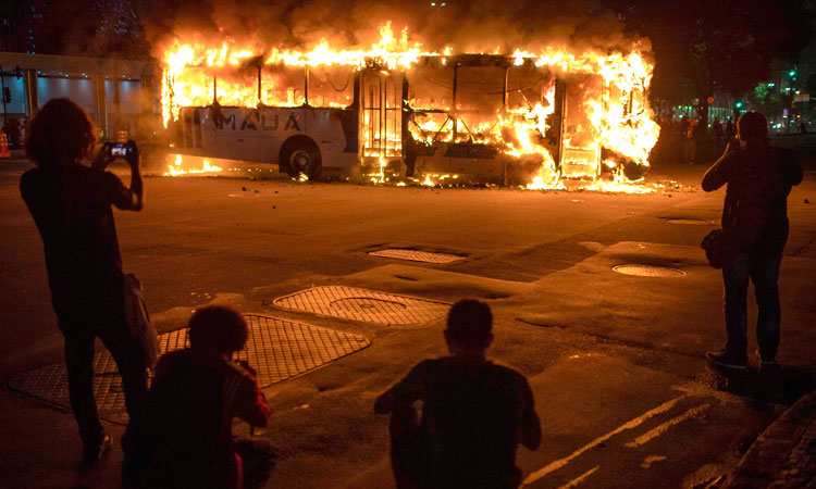 Video: Brazil students, teachers in huge budget cuts protests