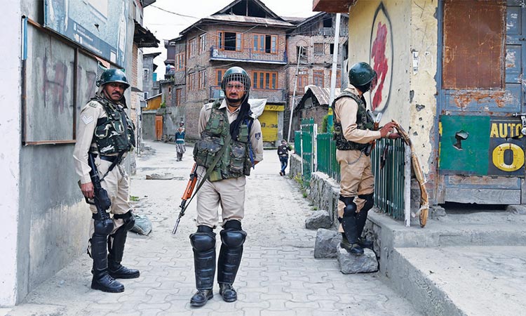 Curfew continues in  Kashmir for second day