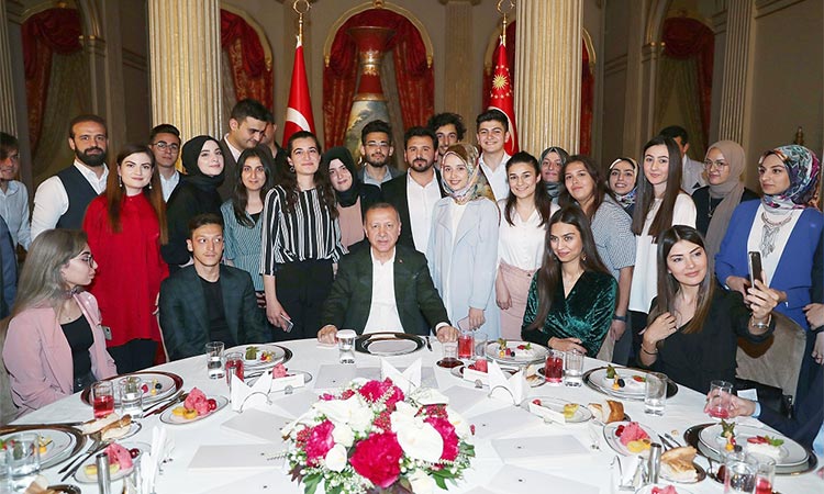 Arsenal’s midfielder Ozil dines with Erdogan during Ramadan Iftar