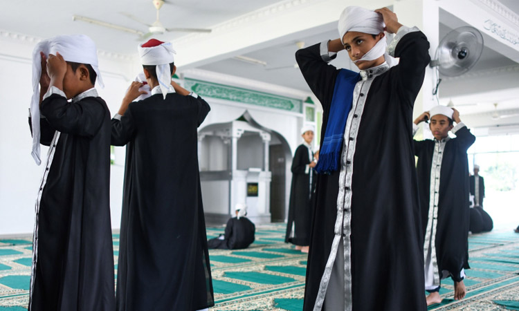 Malaysian officials go undercover to spy on fasting Muslims