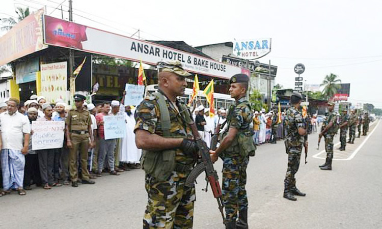 Sri Lanka troops launch major hunt for extremists linked to suicide attacks