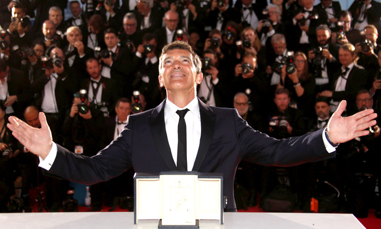 Banderas wins Cannes 'best actor' as Almodovar alter ego