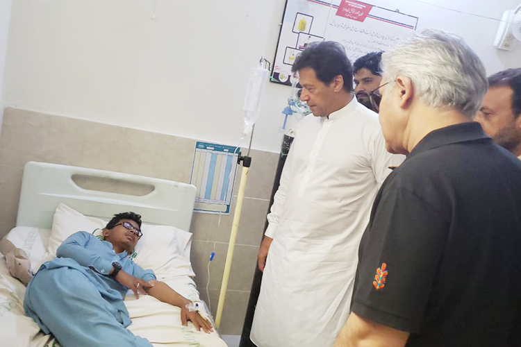 Video: Pakistan PM Imran Khan makes surprise visits to hospitals and facilities 