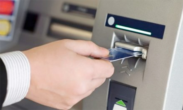 Three Asians arrested for attempting to rob an ATM inside a Dubai store