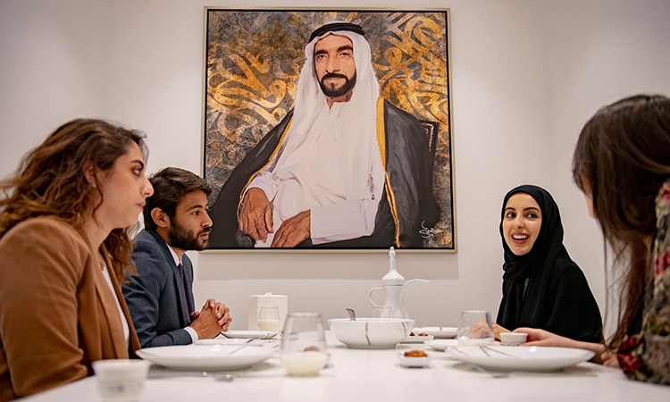 Emiratis to host resident families for iftar