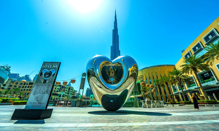 British sculptor's work shows Dubai has a huge heart