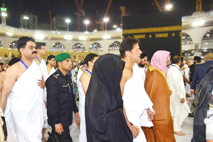 Video: Pakistan PM Imran Khan performs Umrah with wife