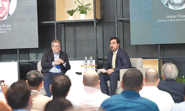 Forum discusses future of news industry