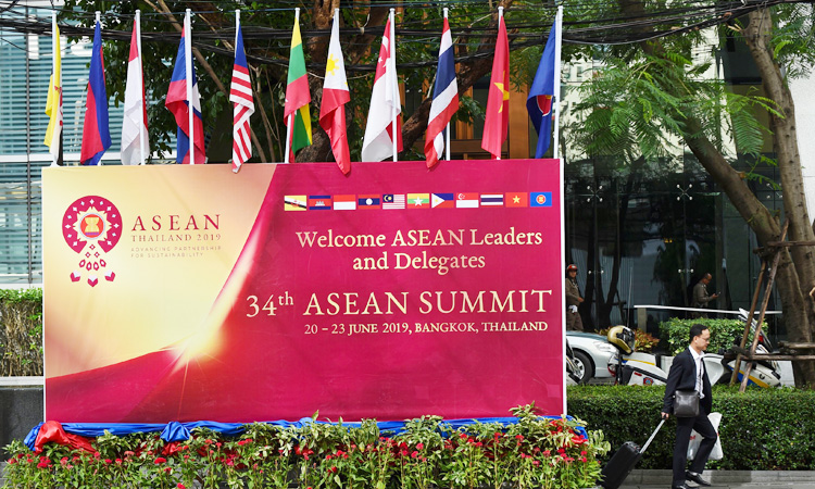 Southeast Asian leaders throw weight behind China-led trade pact