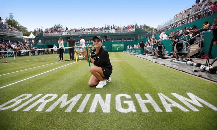 Australian Ashleigh Barty becomes women's world number one 