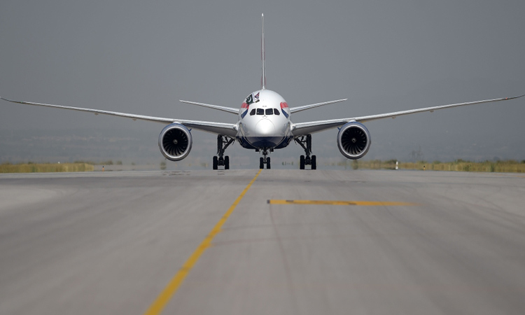 Video: First flight of British Airways lands in Pakistan after a decade 