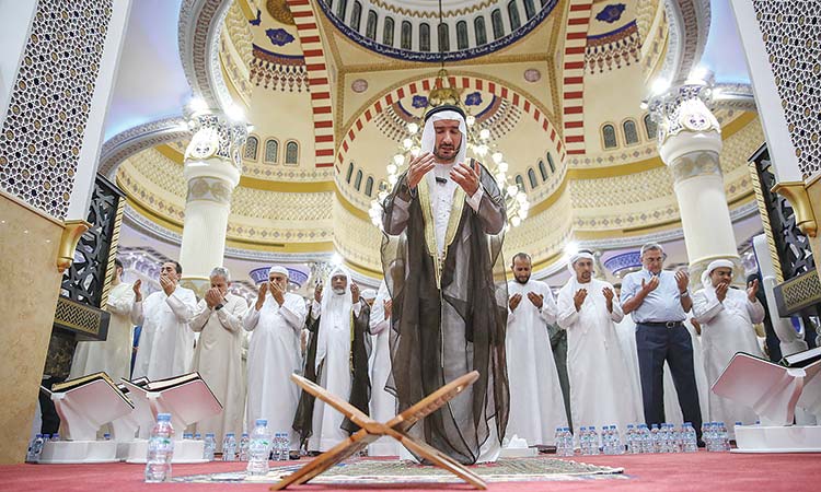 Thousands mark Laylat Al Qadr at AFMC