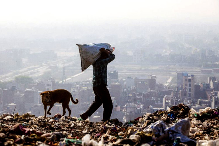 India rubbish mountain to rise higher than Taj Mahal