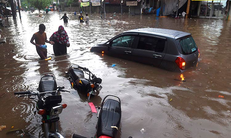 Video: Monsoon rain wreaks flood havoc across South Asia