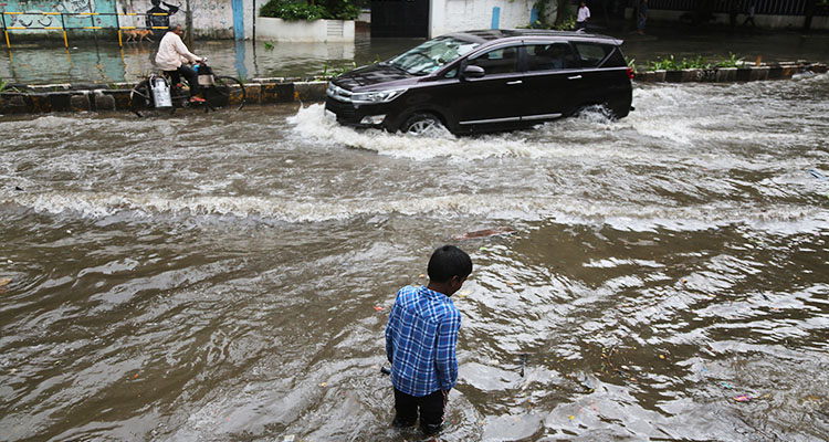 Monsoon revives with full force in Mumbai