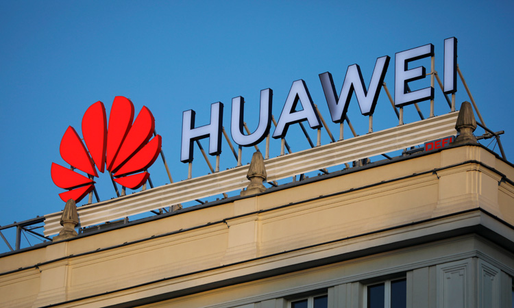 US govt staff told to treat Huawei as blacklisted