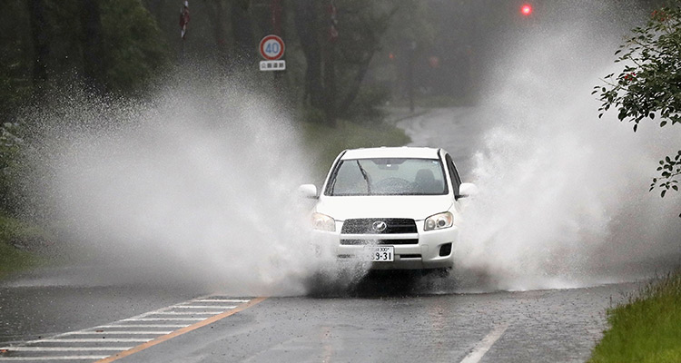 600,000 to be evacuated over heavy rains in Japan