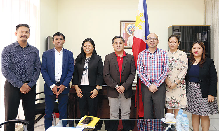 Dubai Philippine mission diplomats honoured