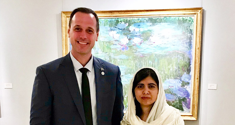 Minister from Canada criticised for sharing photo with Malala 