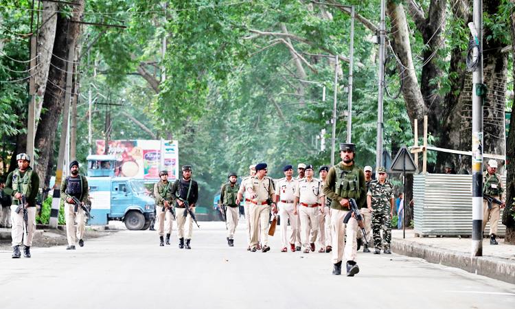 India to ease clampdown in Jammu and Kashmir in next few days