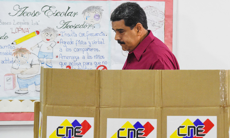 Venezuela threatens early elections to pressure opposition