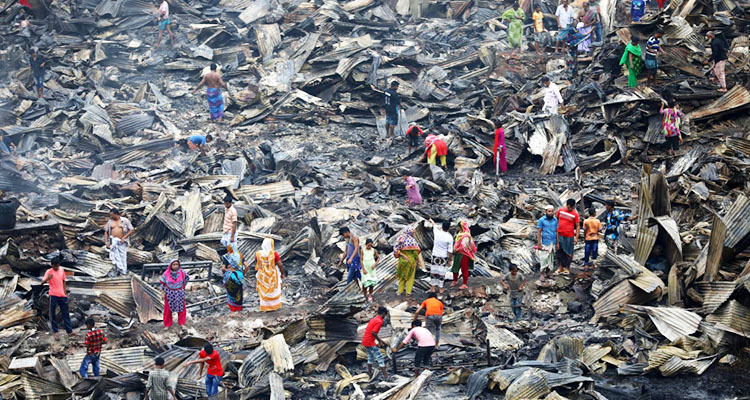 10,000 homeless after fire razes Bangladesh slum