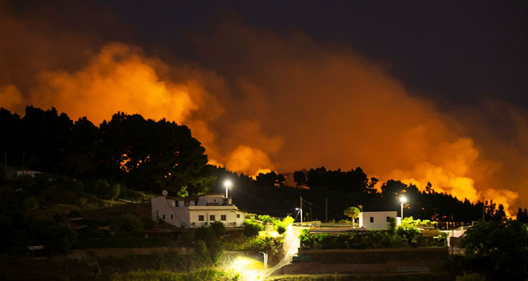 Evacuations as Gran Canaria hit by new blaze