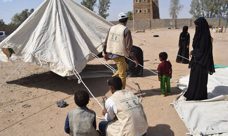 Saudi Arabia distributes aid among the flood-hit in Yemen