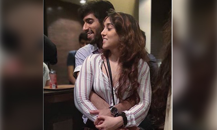 Aamir Khan's daughter posts photo with boyfriend; draws concern of fans