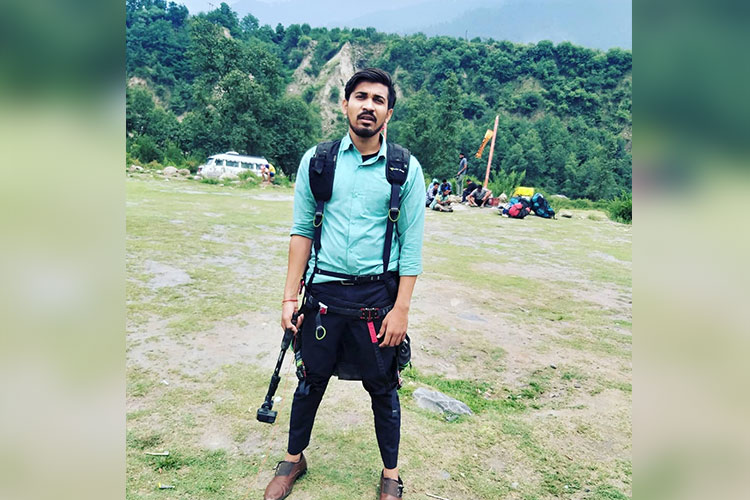 Hilarious paragliding video of Indian national goes viral on social media