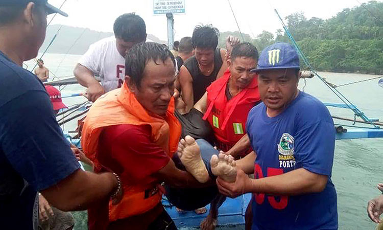 25 dead, 55 rescued after boats capsize in Philippines