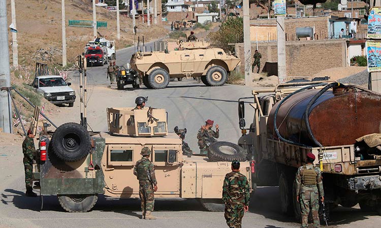 Afghan Taliban kill 10 soldiers in attack on base