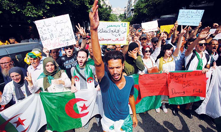 Army orders ban on rallies in Algiers