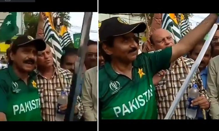 Video: Legendary Pakistani cricketer wields sword over Kashmir issue