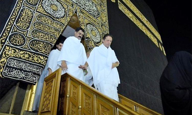  Pakistan PM Imran performs Umrah, prays for country’s prosperity 