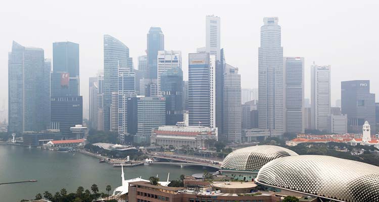 Air pollution reaches hazardous levels in Singapore