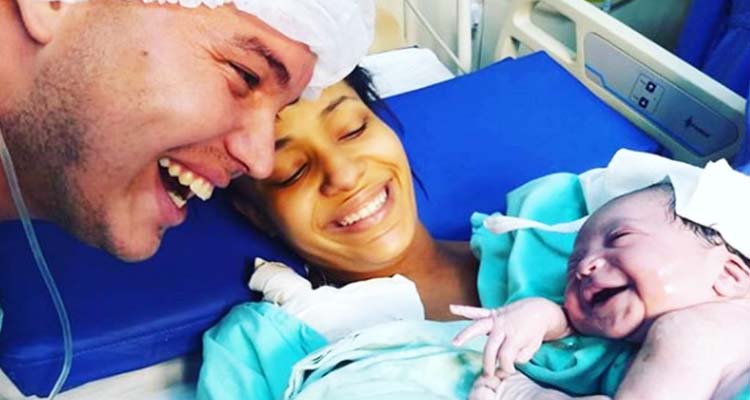 Newborn baby recognises father’s voice and smiles at him