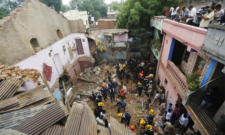 At least 90 feared trapped in Mumbai building collapse