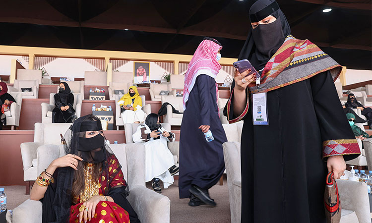 Women's camel beauty contest makes debut in Saudi Arabia