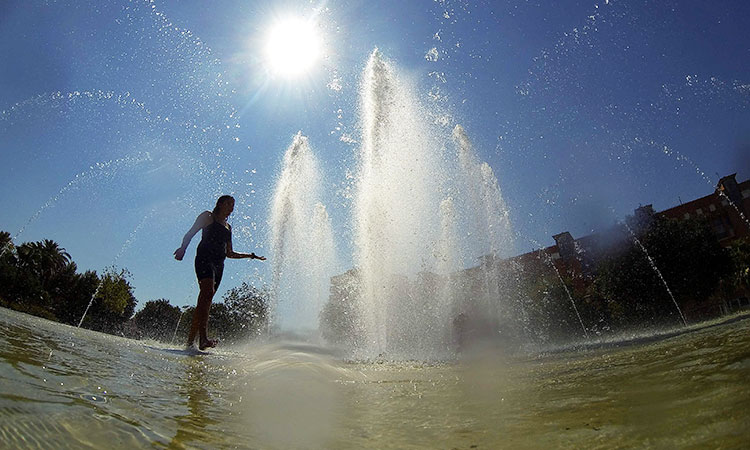 Temperature touches 50.3°C in Sharjah, motorists warned of fog at night 