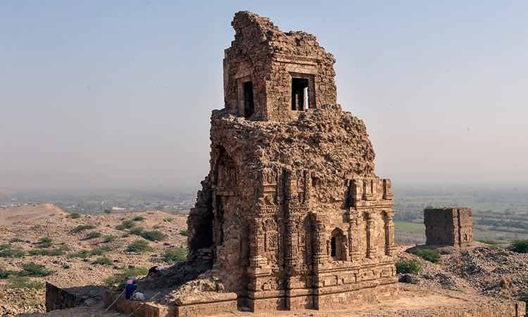 250 Hindu pilgrims including those from UAE arrive in Pakistan to visit century-old temple