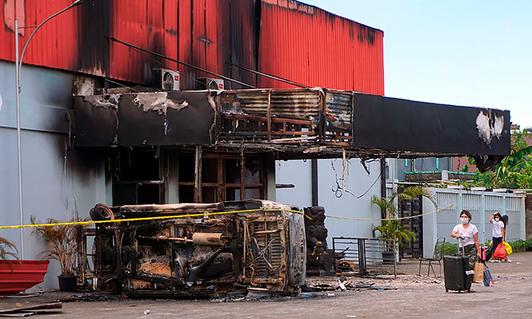 Fire, clash at nightclub kill 19 in Indonesia