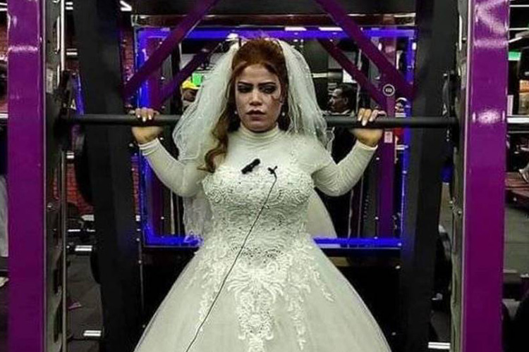 Video of a bride lifting groom during her wedding photoshoot at a gym in Egypt goes viral