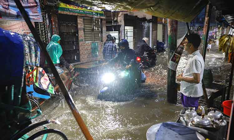 Nine dead, millions seek shelter as cyclone hits Bangladesh