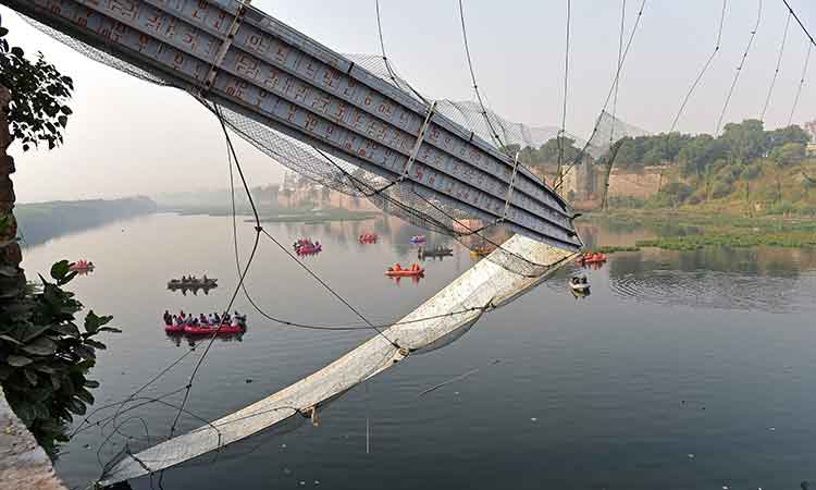 VIDEO: India suspension bridge collapse kills 132