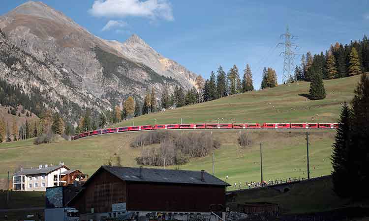 100 coaches, 4,550 seats, 7 drivers and 1.2 miles long: Switzerland bags Guinness for world’s longest train